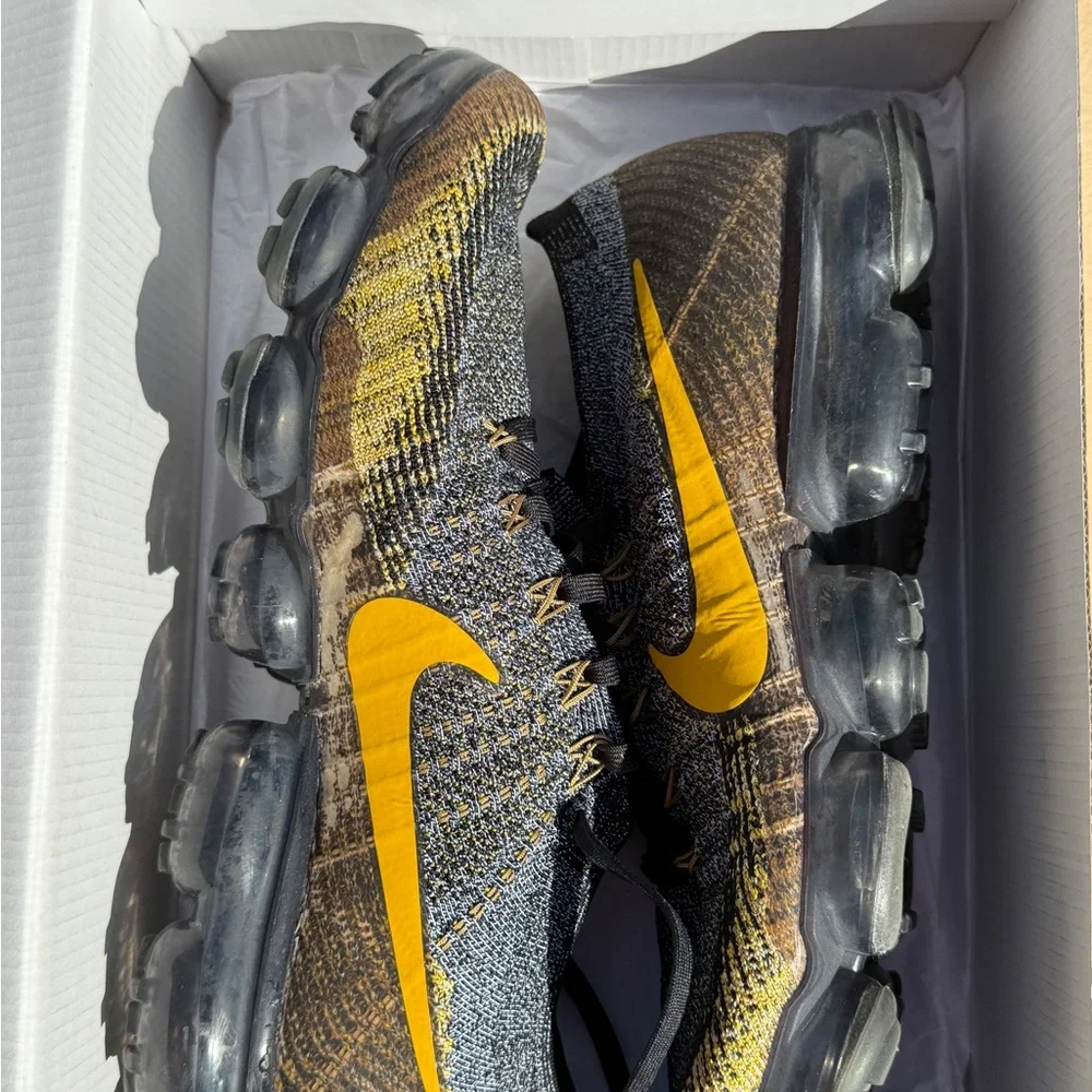 Nike Air VaporMax Flyknit Black Mineral Gold Men’s 11.5 Sneakers